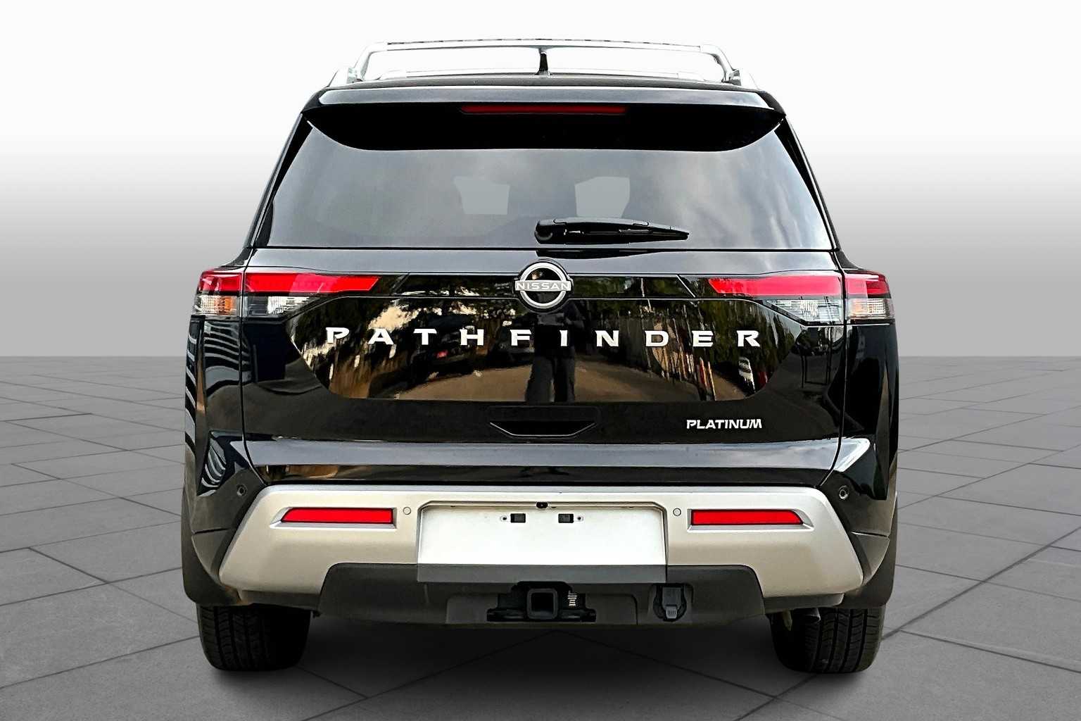 2024 Nissan Pathfinder Platinum photo 4