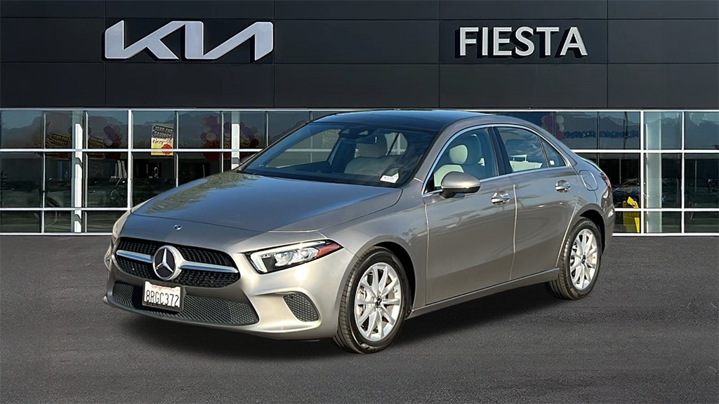 2020 Mercedes Benz A 220 photo 2