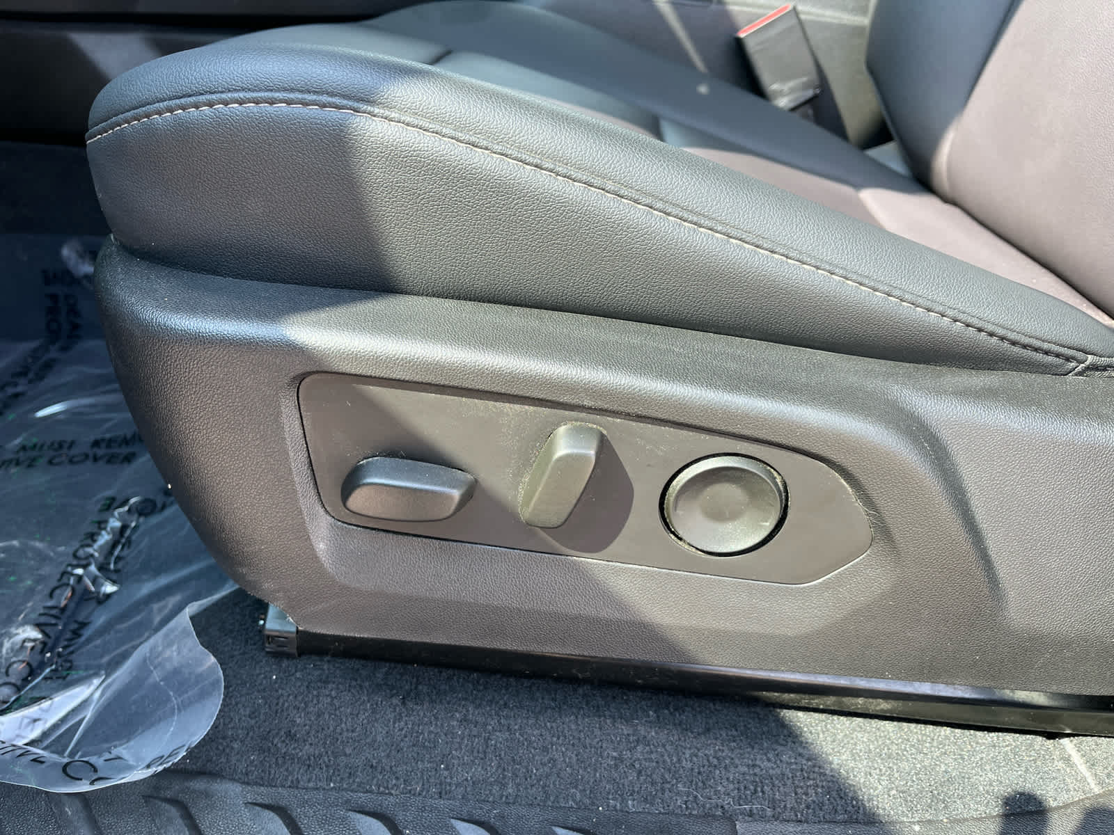 2024 Chevrolet Colorado LT photo 19
