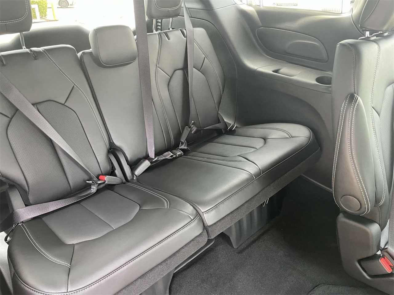 2025 Chrysler Voyager LX photo 26