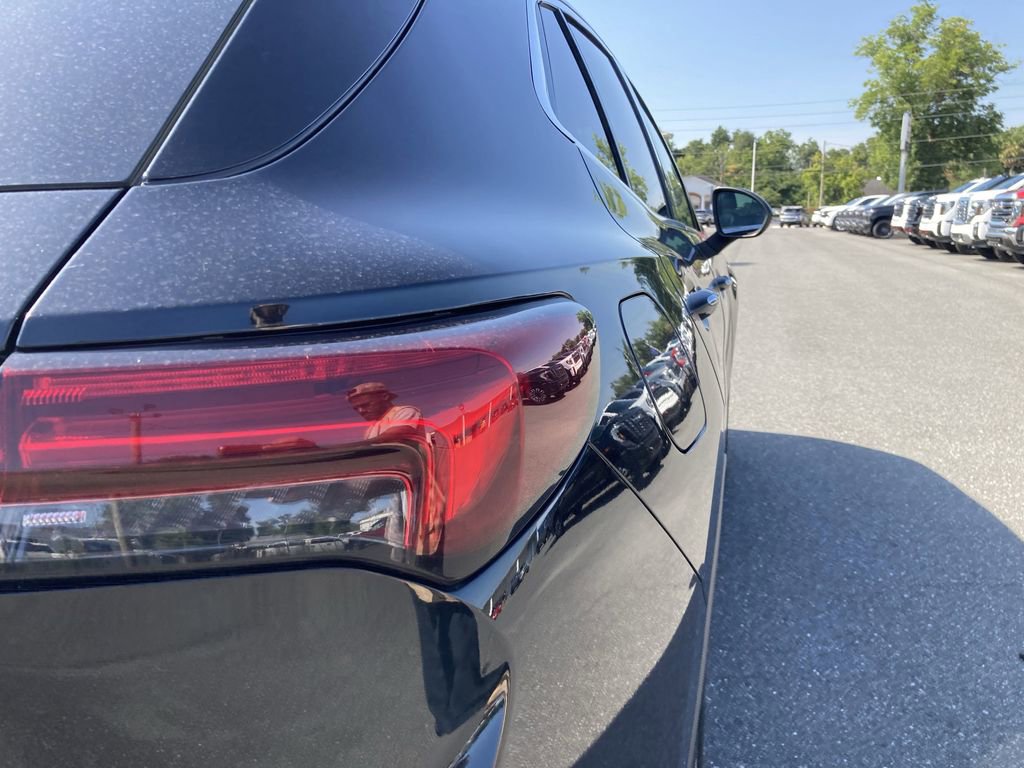 2023 Buick Envision Essence photo 11