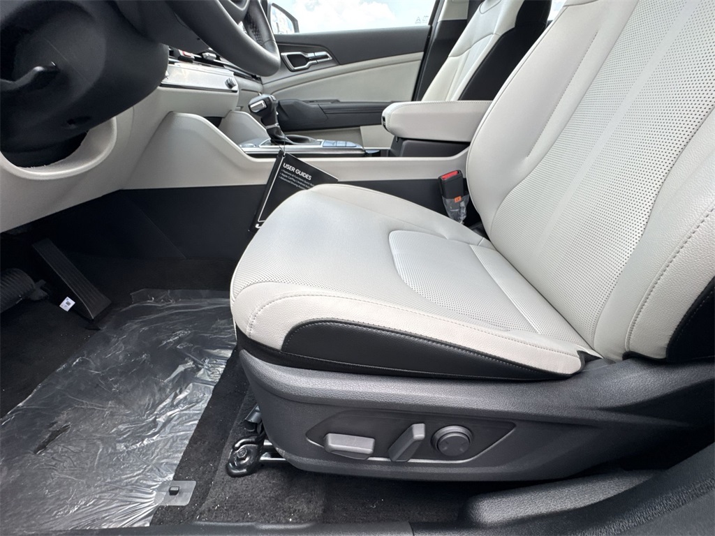 2026 Kia Sportage EX photo 4