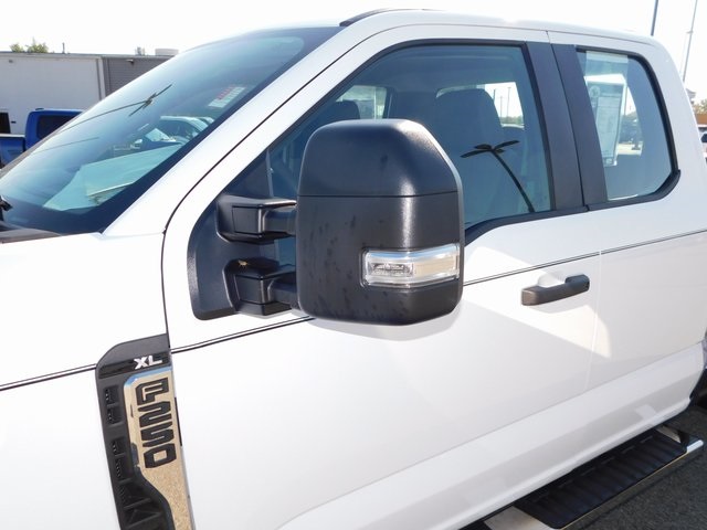 2024 Ford F-250 photo 14