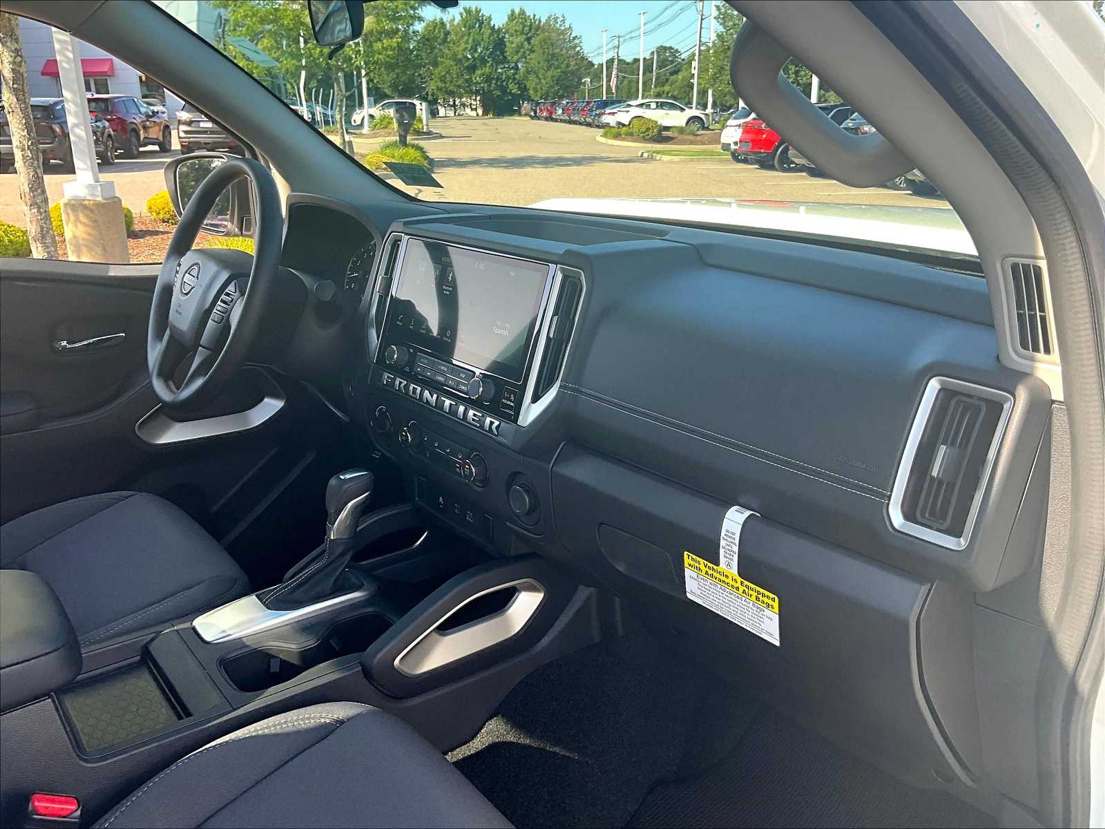 2025 Nissan Frontier SV photo 14