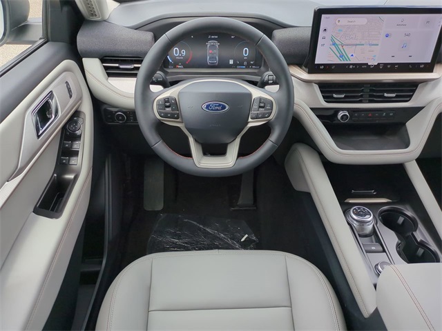 2025 Ford Explorer photo 14