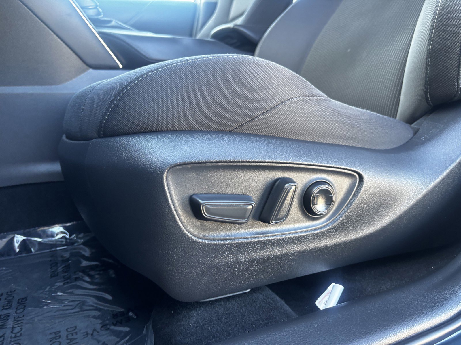 2024 Toyota Venza LE photo 16
