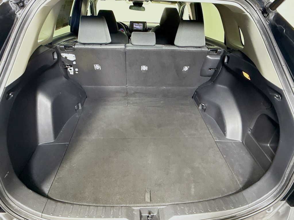 2021 Toyota RAV4 Hybrid XLE photo 22