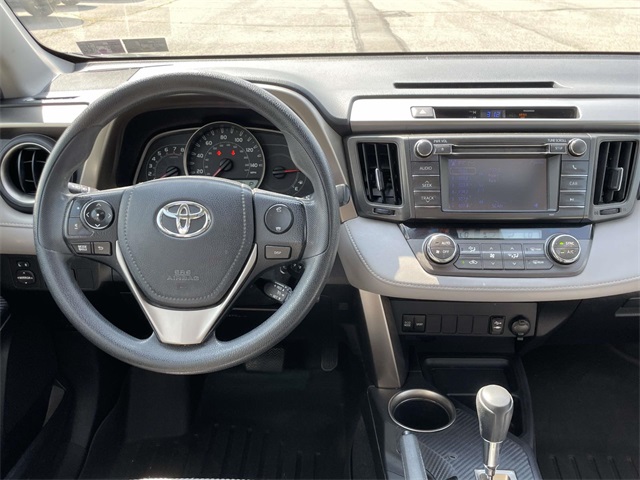 2013 Toyota RAV4 XLE photo 15
