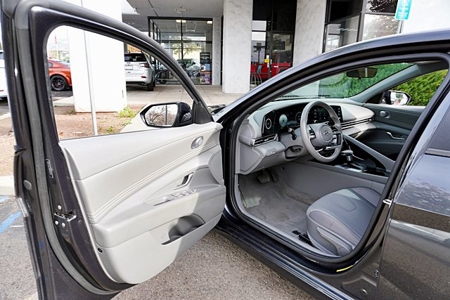 Used 2021 Gray Hyundai SEL image 34