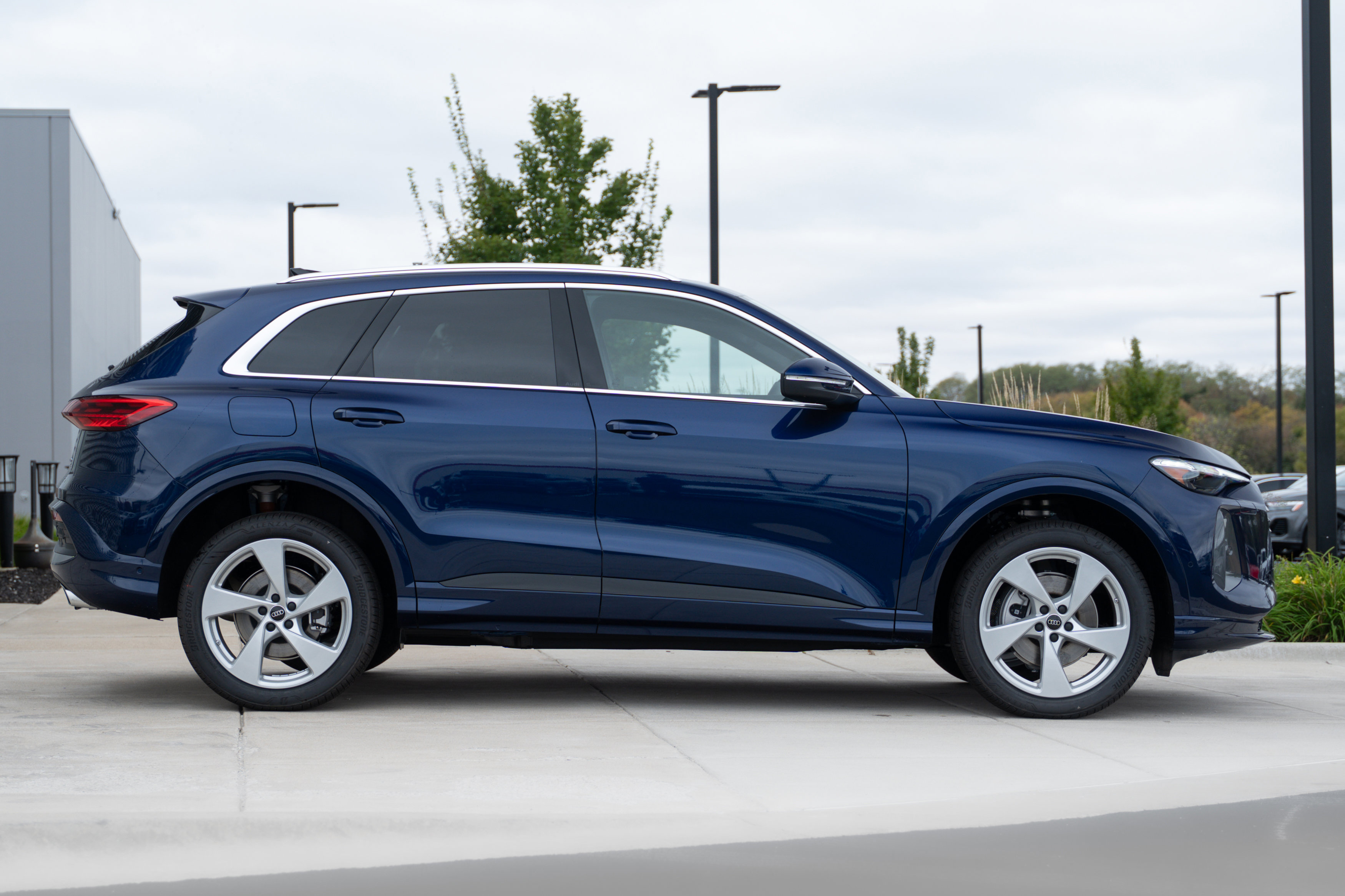2025 Audi Q5 Premium Plus photo 2