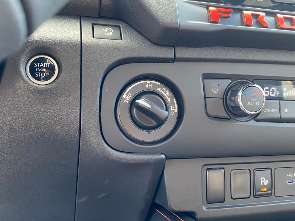 2025 Nissan Frontier PRO-4X photo 24