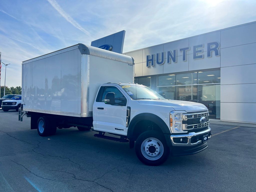2024 Ford F-550 Super Duty Chassis Cab XL's photo