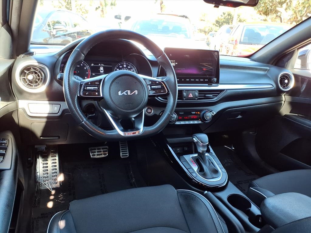 2023 Kia Forte GT-Line photo 11