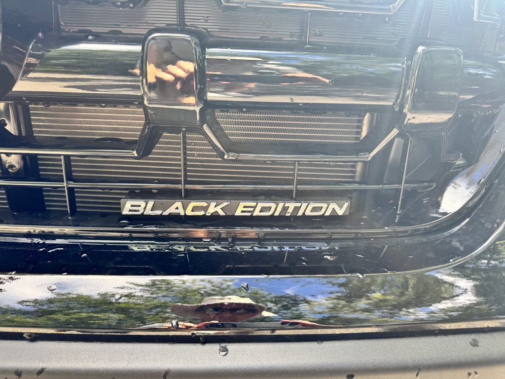 2025 Honda Ridgeline Black Edition photo 3