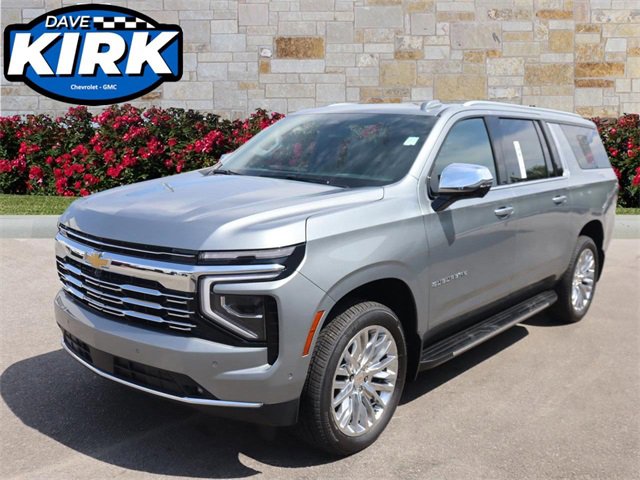 2025 Chevrolet Suburban Premier photo 3
