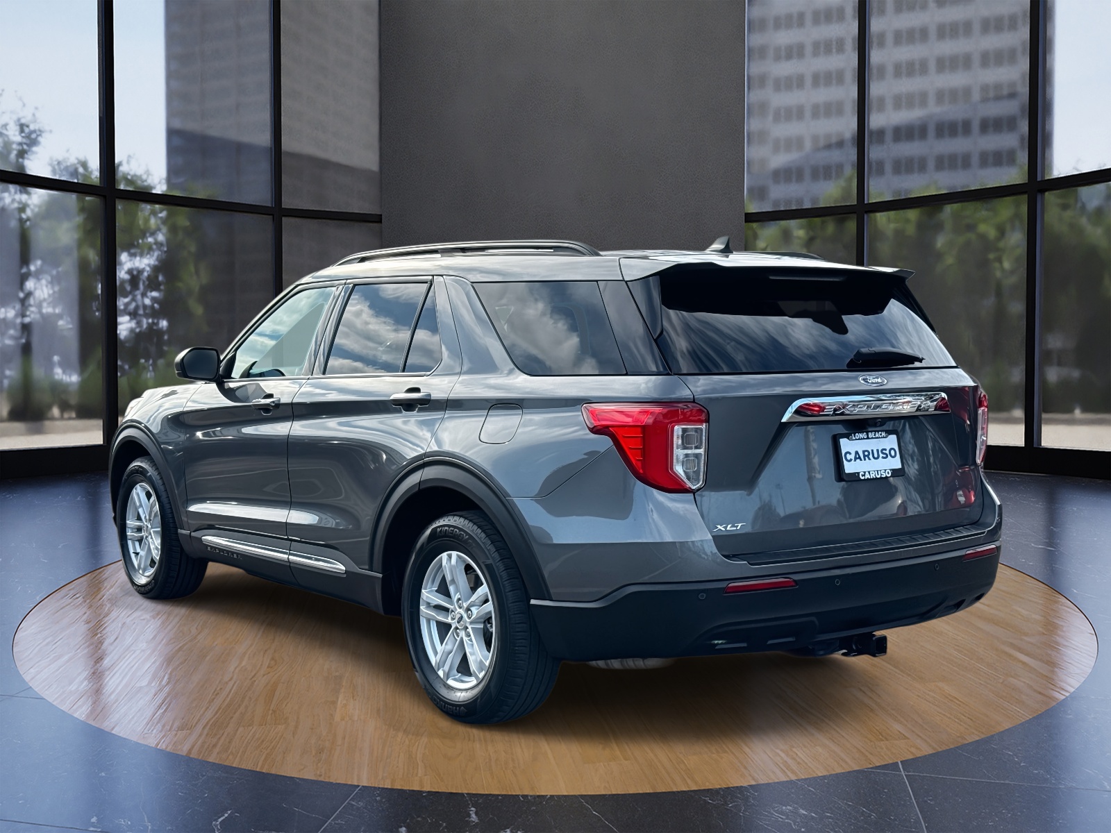 2023 Ford Explorer XLT photo 4