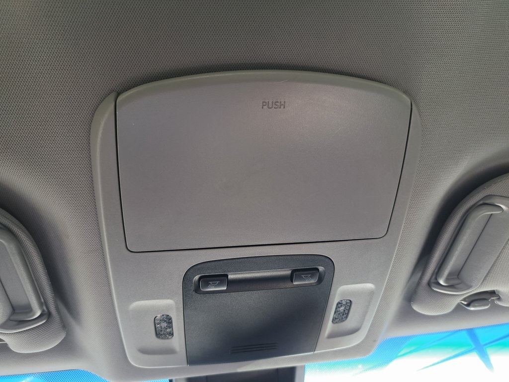 2018 Toyota Camry LE photo 19