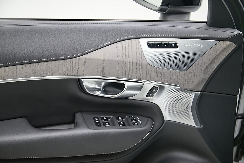 2023 VOLVO XC90 - Image 8