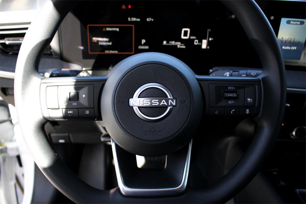 2025 Nissan Kicks SV photo 11
