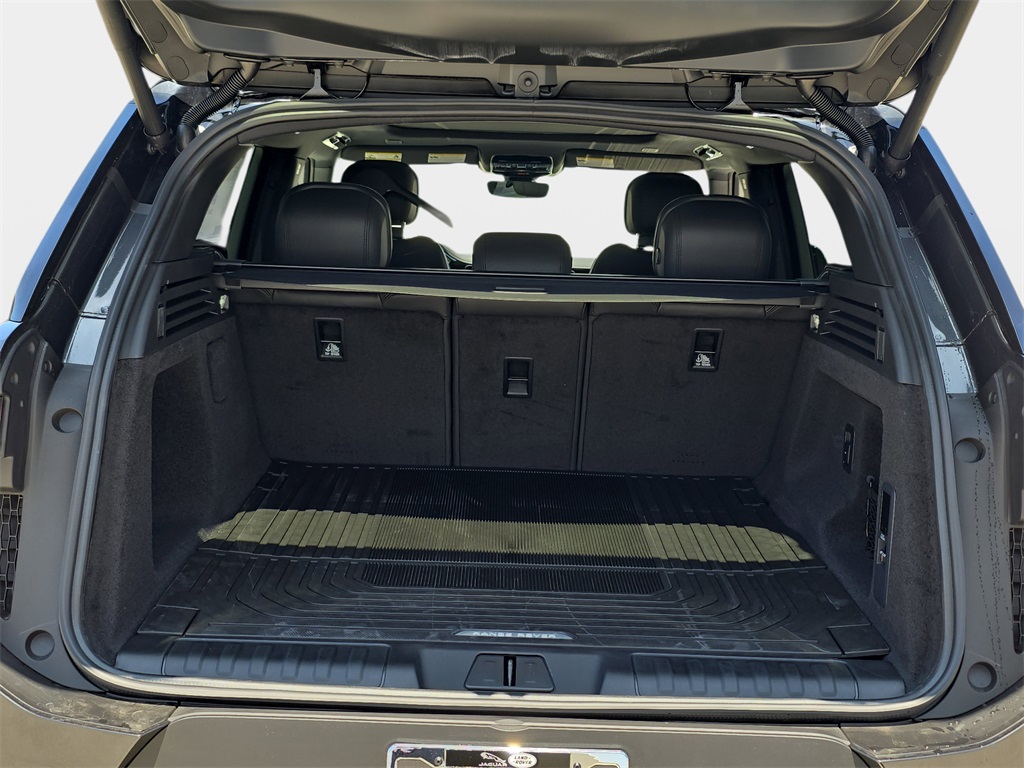 2025 Land Rover Range Rover Sport SE photo 9