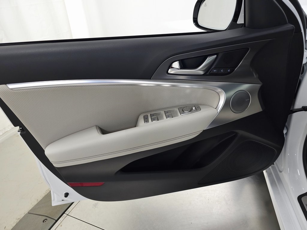 2026 Genesis G70 3.3T Sport Prestige photo 9