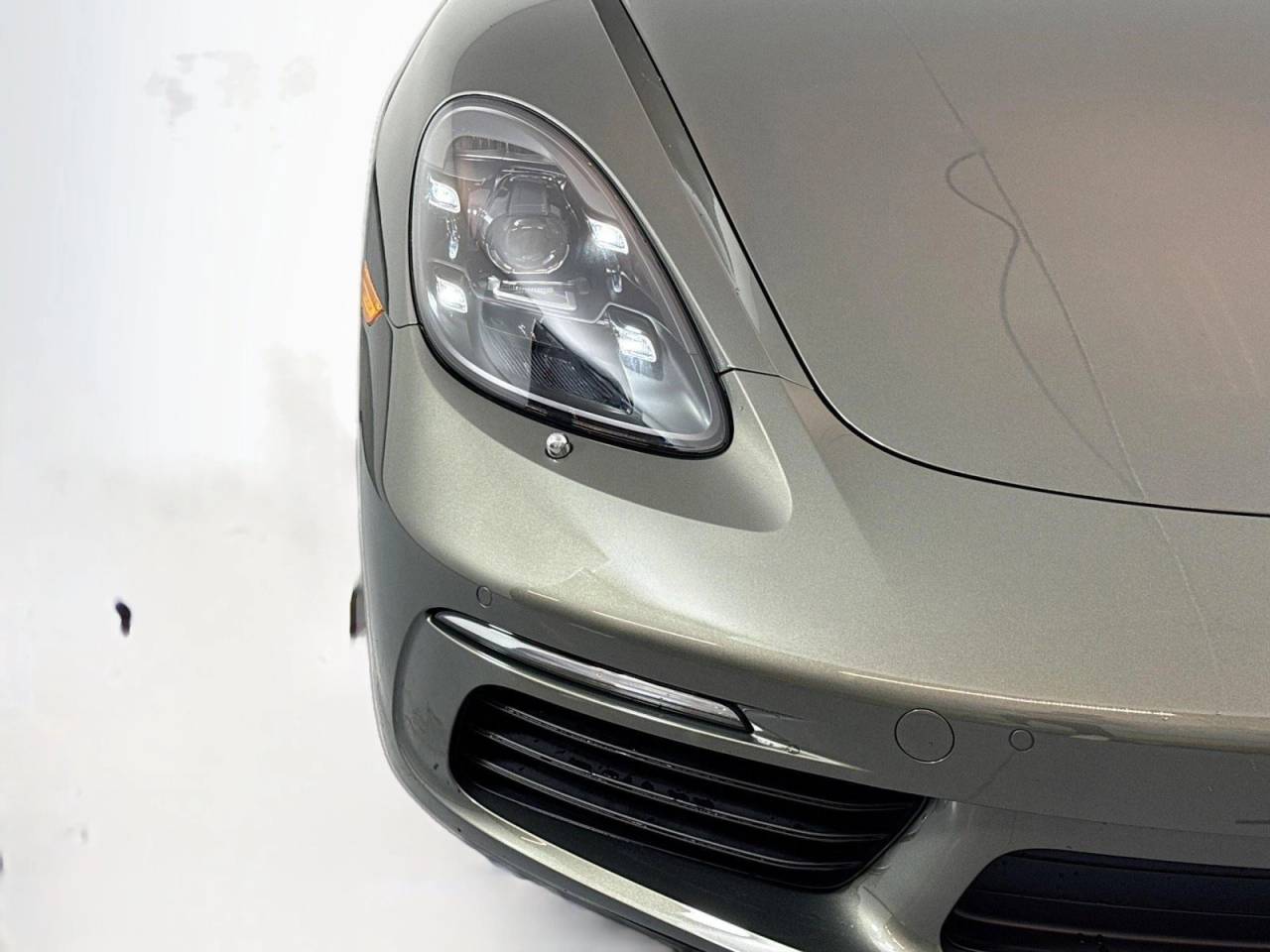 2025 Porsche Cayman S photo 8