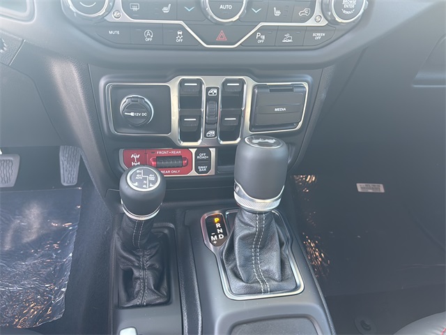 2025 Jeep Wrangler Rubicon X photo 21
