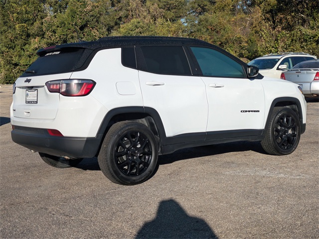 2024 Jeep Compass Latitude photo 4