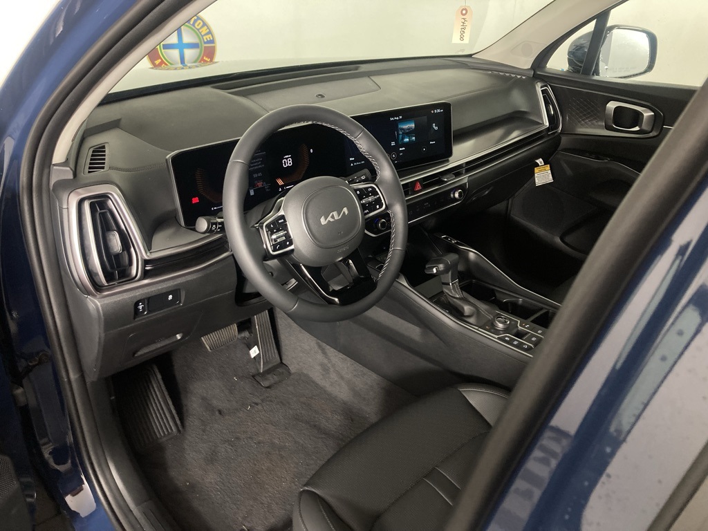 2025 Kia Sorento S photo 2