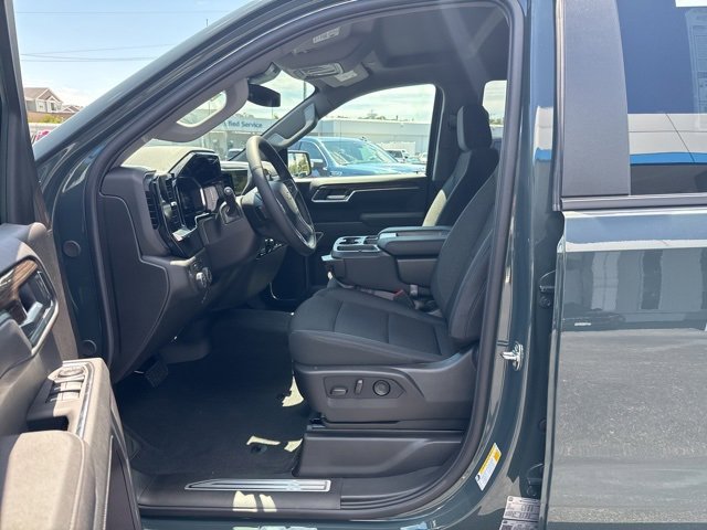 2026 Chevrolet Silverado 1500 LT photo 3