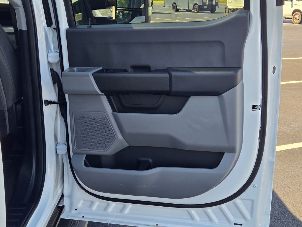 2024 Ford F-350 XL photo 8