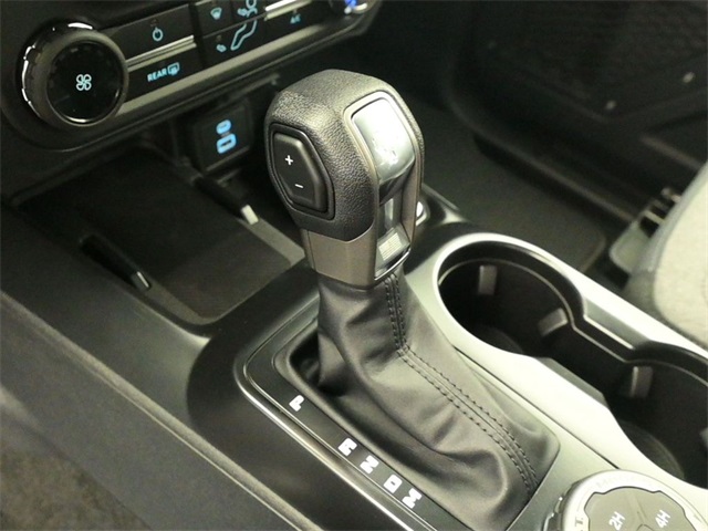 2025 Ford Bronco Base photo 13