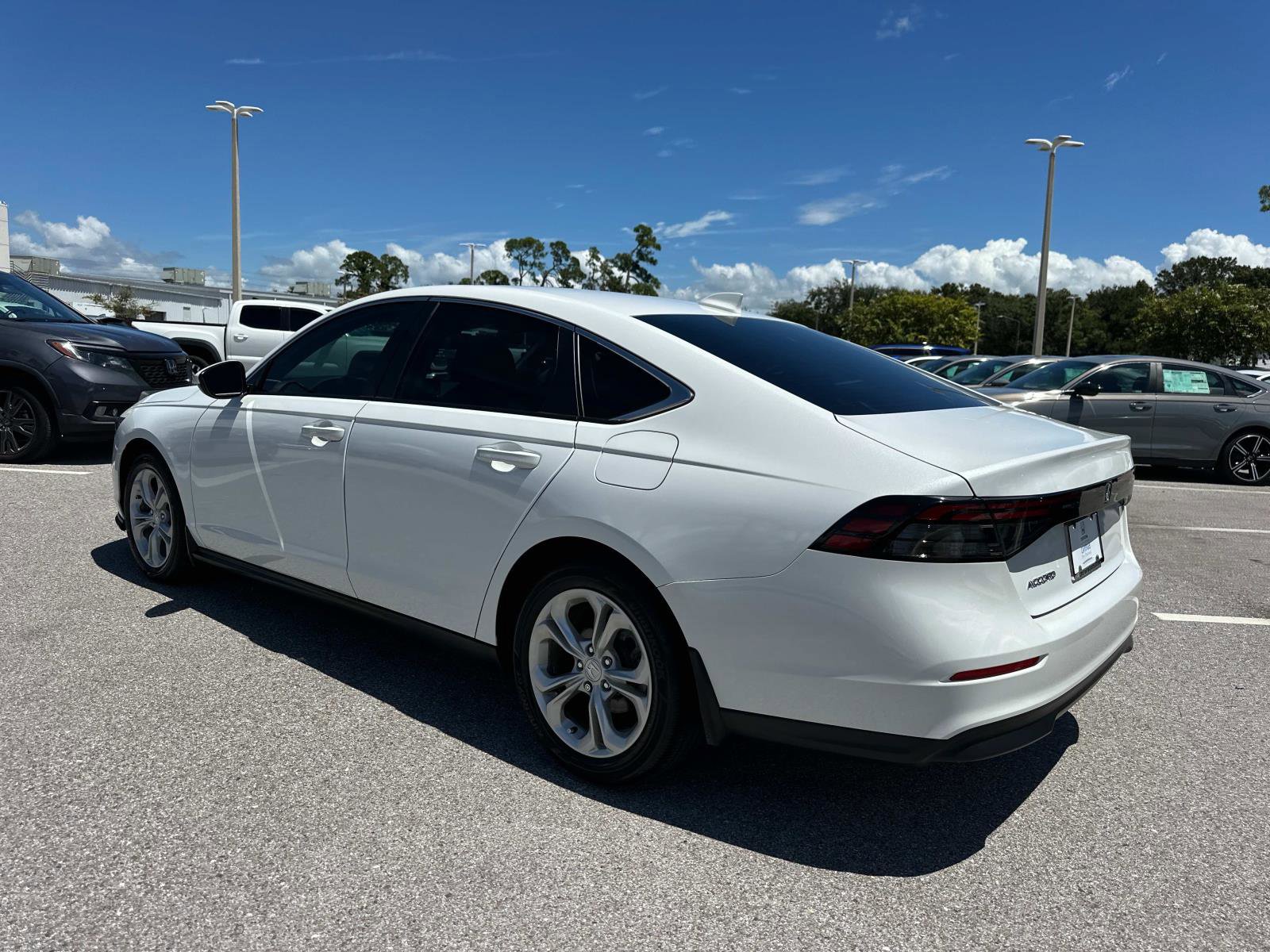 2023 Honda Accord LX photo 4