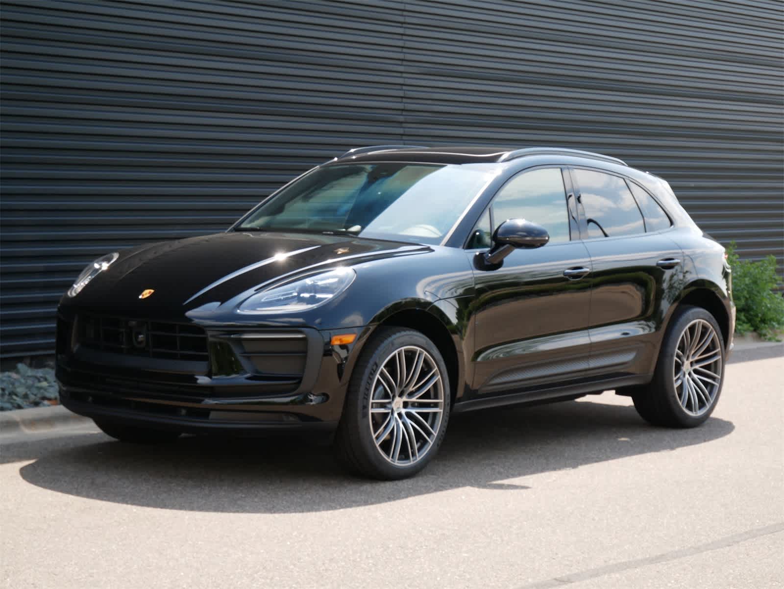 2025 Porsche Macan T's photo