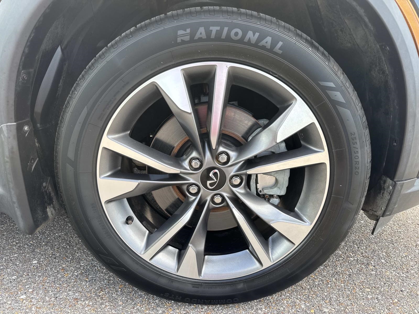 2024 Infiniti QX60 Luxe photo 2