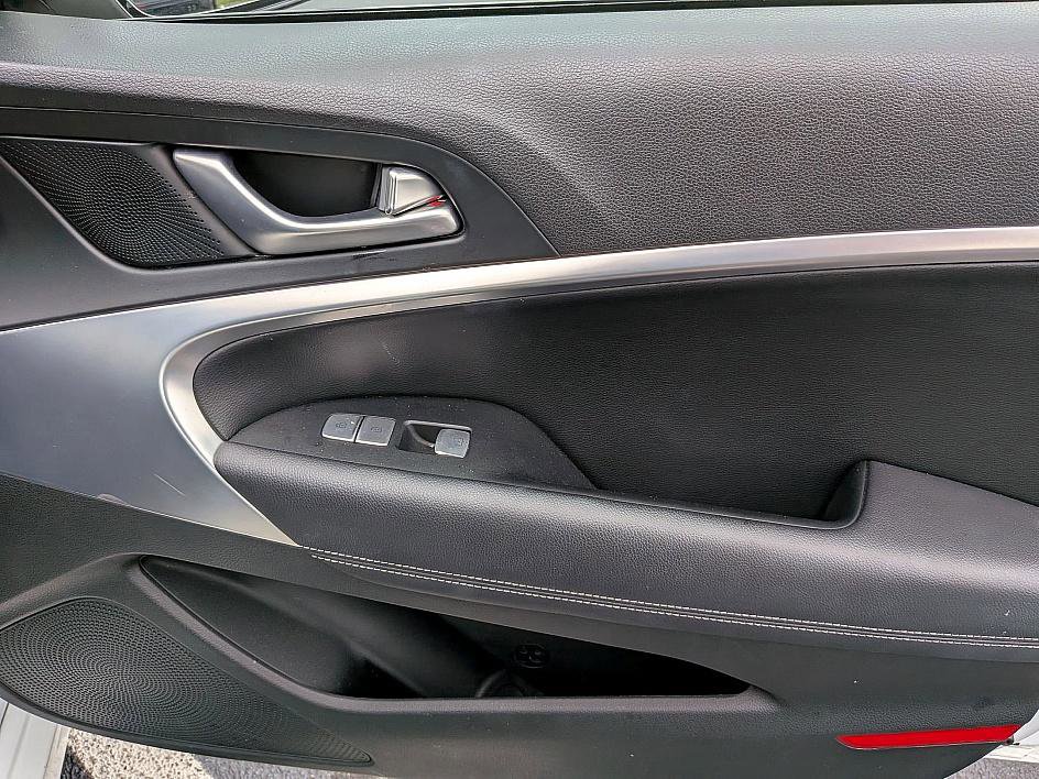 2023 Genesis G70 2.0T photo 33