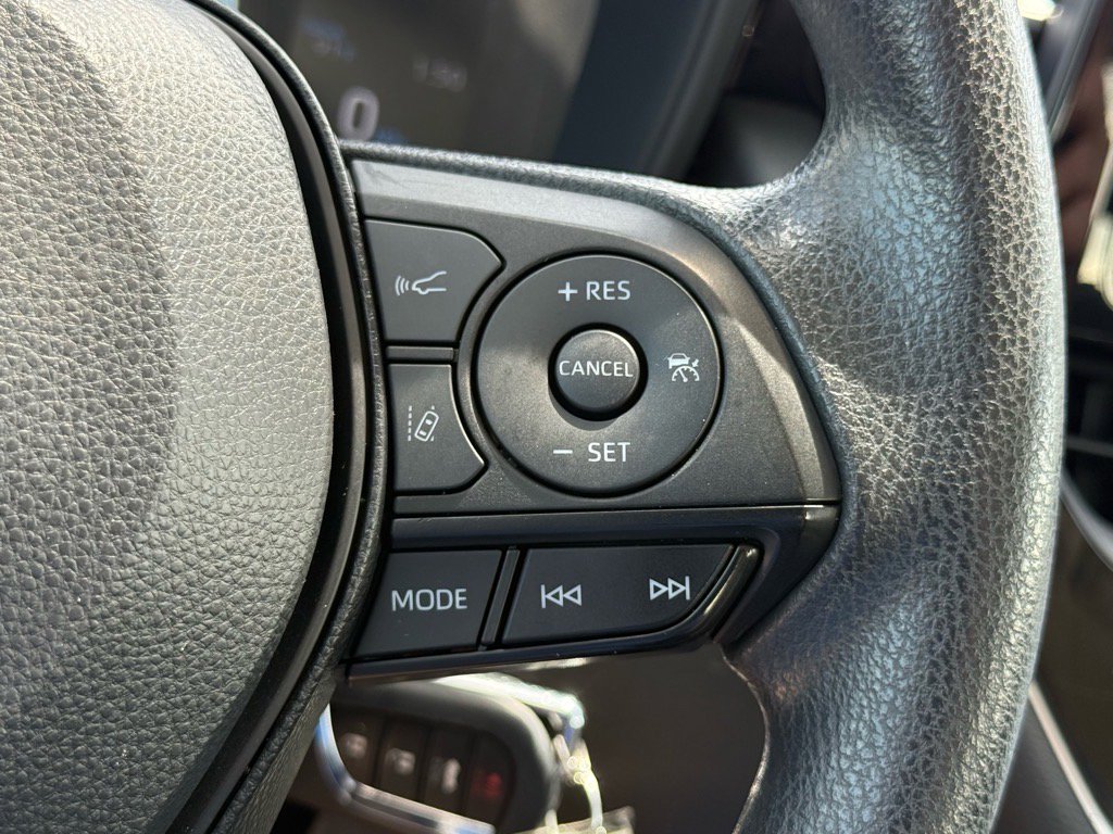2022 Toyota Corolla LE photo 27