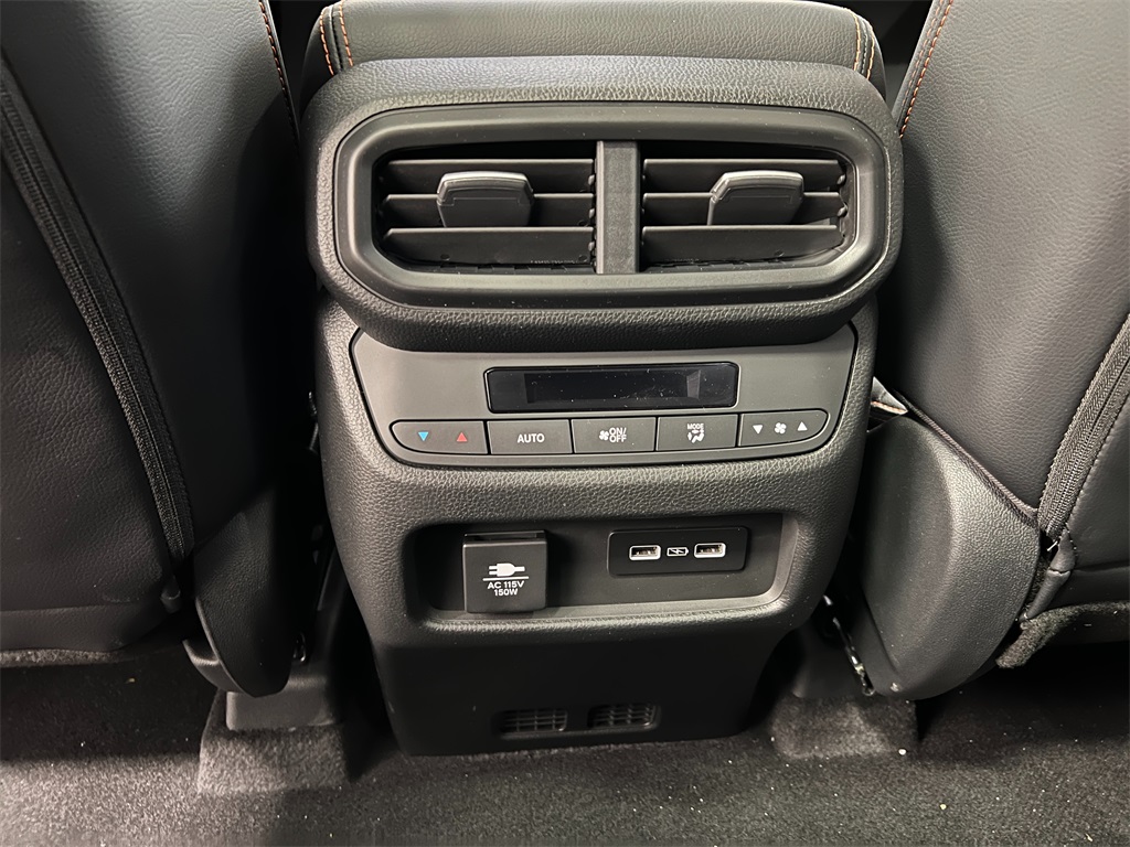 2025 Honda Pilot TrailSport photo 24