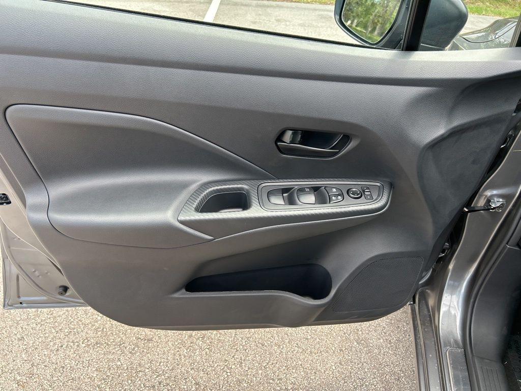 2025 Nissan Versa S photo 10