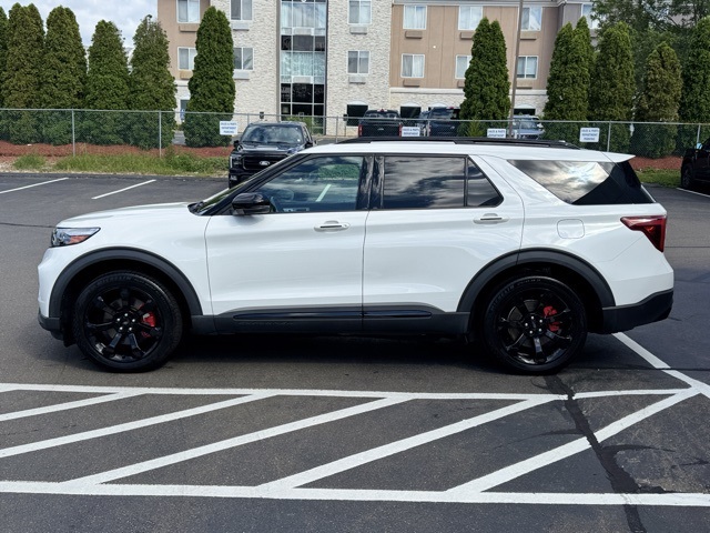 2020 Ford Explorer ST photo 2