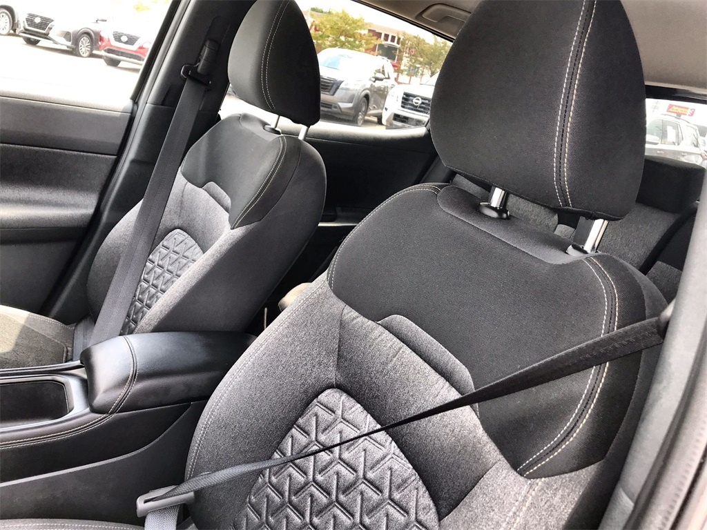 2025 Nissan Kicks SV photo 11