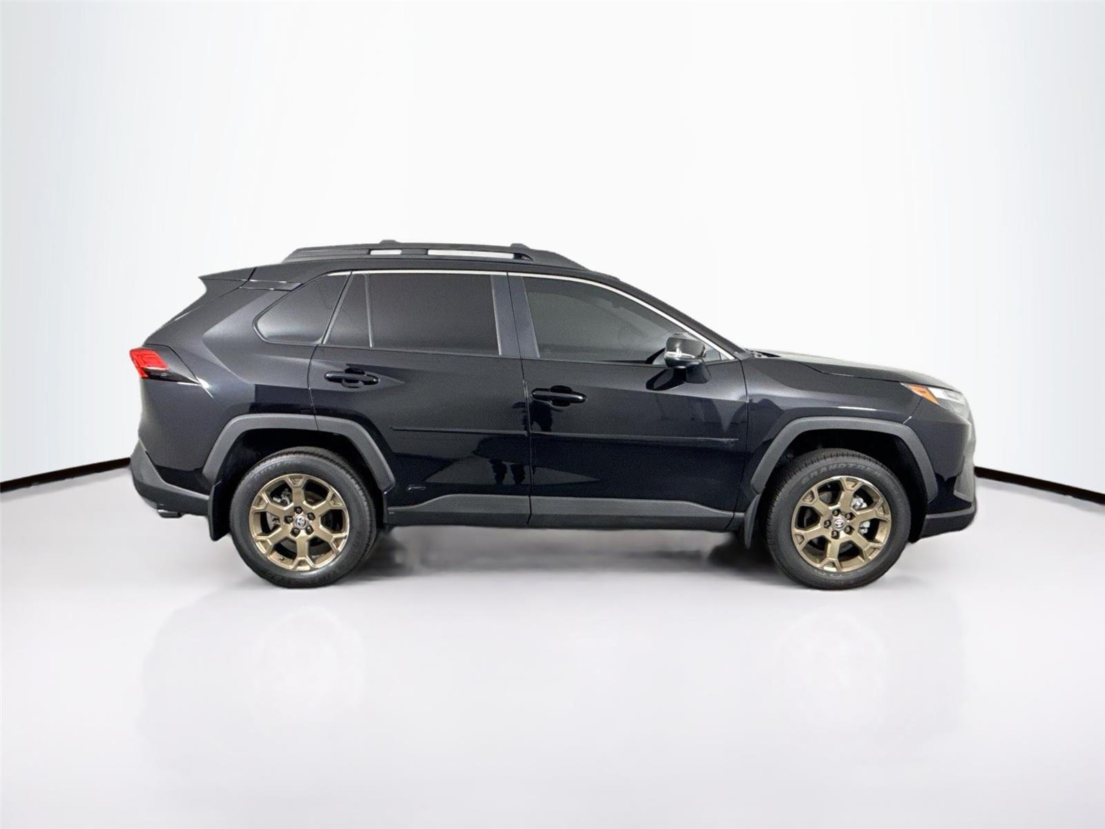 2023 Toyota RAV4 Hybrid photo 4
