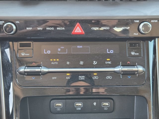 2022 Kia Carnival EX photo 16