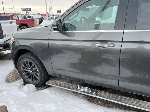 2019 Ford Expedition Limited's photo