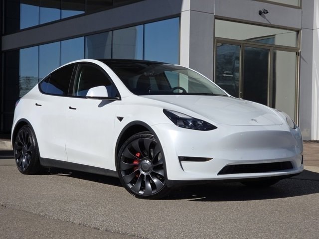 Used 2022 Tesla Model Y Performance with VIN 7SAYGDEF1NF532324 for sale in Cincinnati, OH