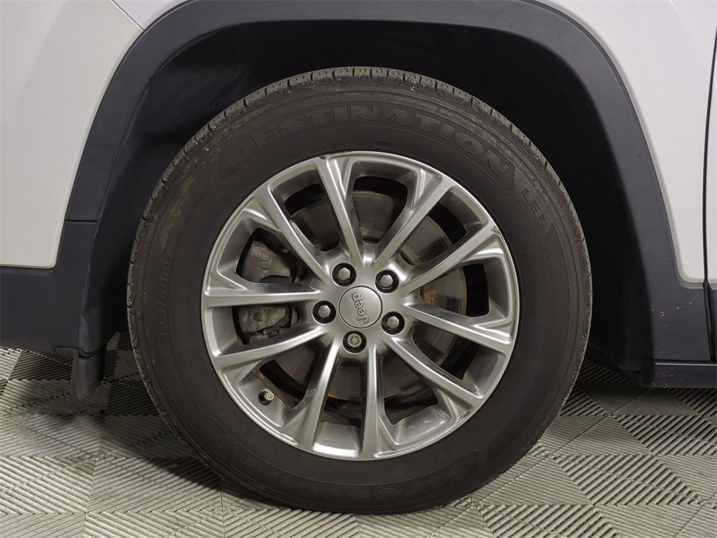 2019 Jeep Cherokee Latitude photo 9