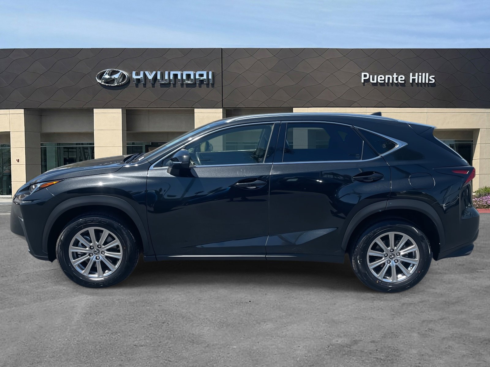2021 Lexus NX 300 photo 2