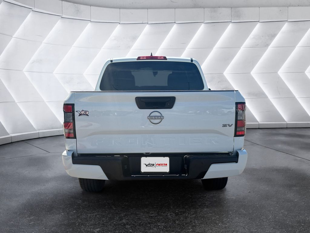 2024 Nissan Frontier SV photo 3
