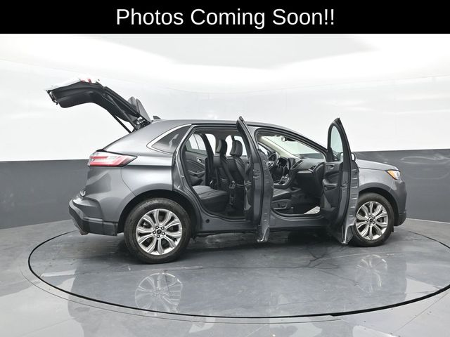 2024 Ford Edge Titanium photo 19