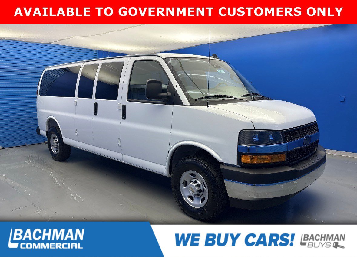 2025 Chevrolet Express Passenger LS's photo